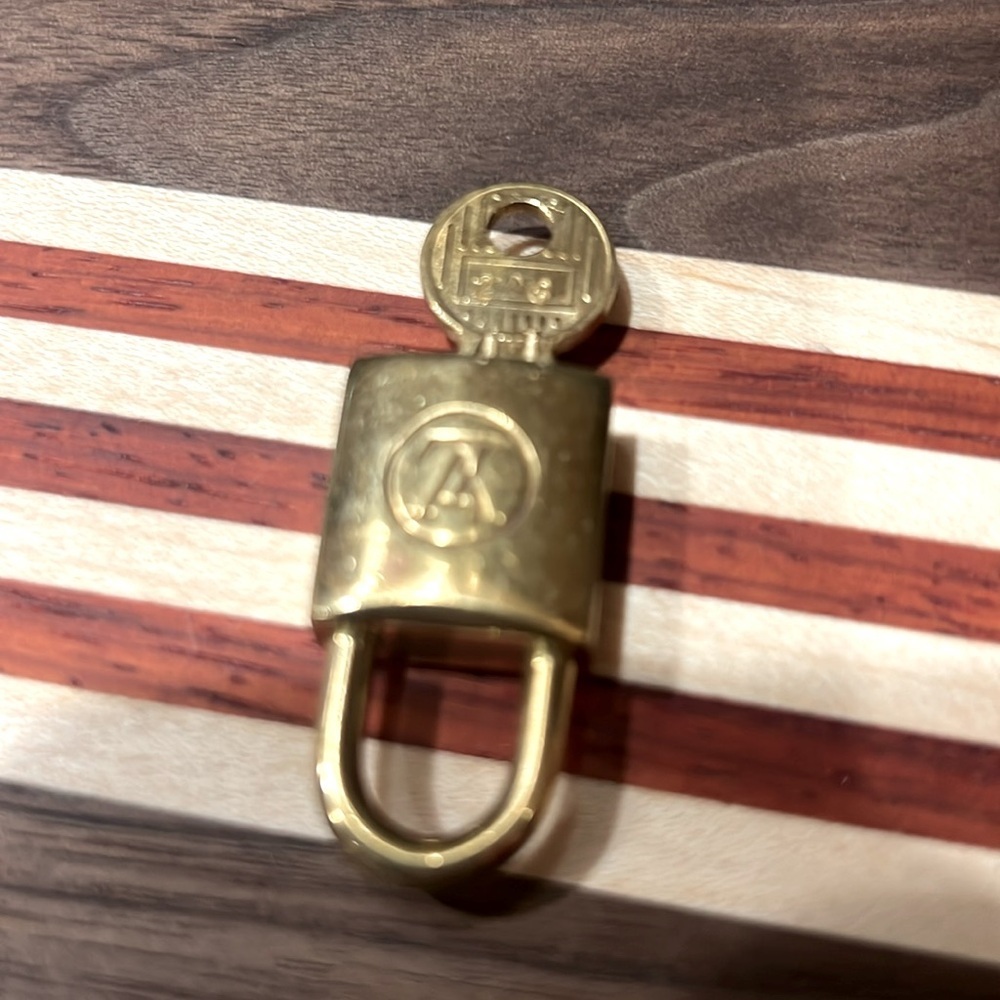 Louis Vuitton Lock and Key #226